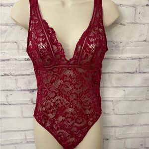Victoria’s Secret med maroon red lace bodysuit neglige sexy‎ teddy boudoir sheer